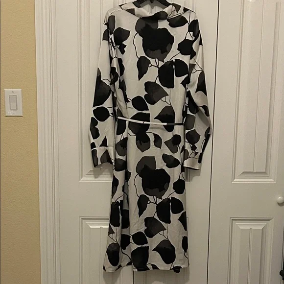 Worthington Monochrome Floral Long Sleeve Dress - Picture 8 of 9